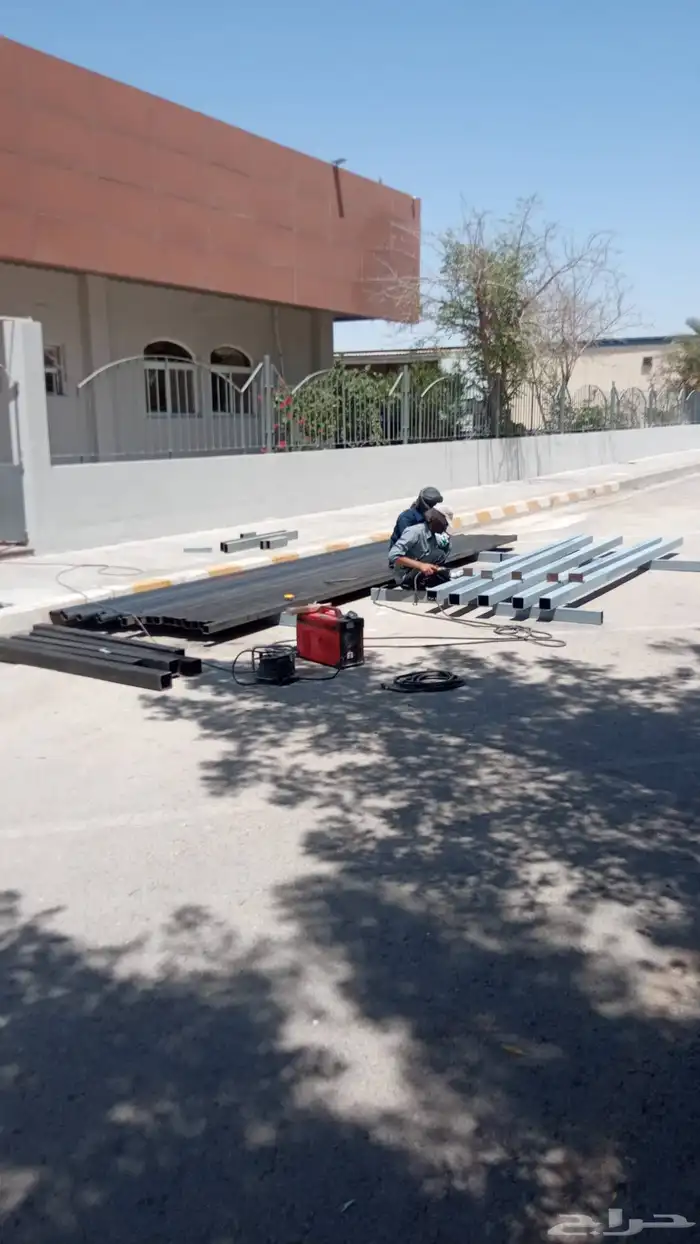 نعمل في مجال الحديد هناجر ومظلات وجلسات جوال 6