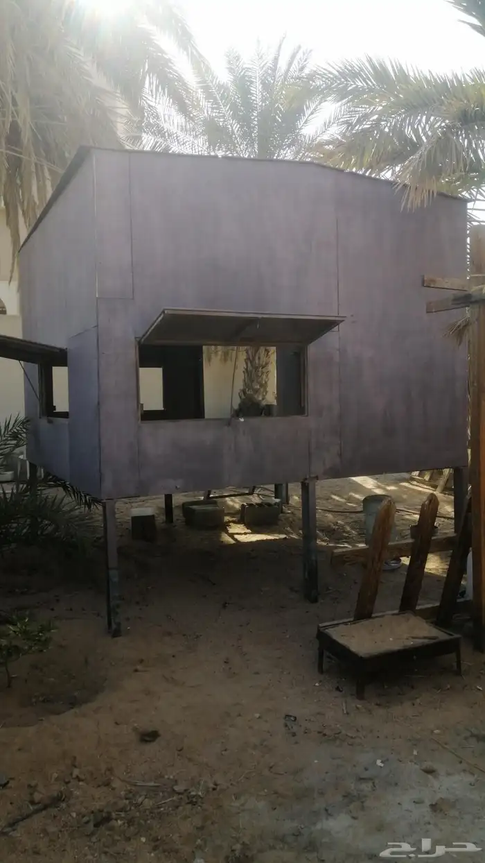 عزبه 3 في 3 نظيفه مرتفعه متر عن الارض بدون كفرات من داخلها 4