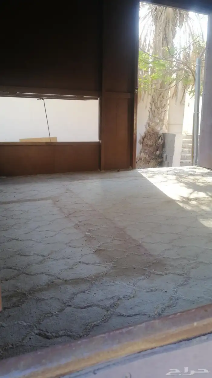 عزبه 3 في 3 نظيفه مرتفعه متر عن الارض بدون كفرات من داخلها 0