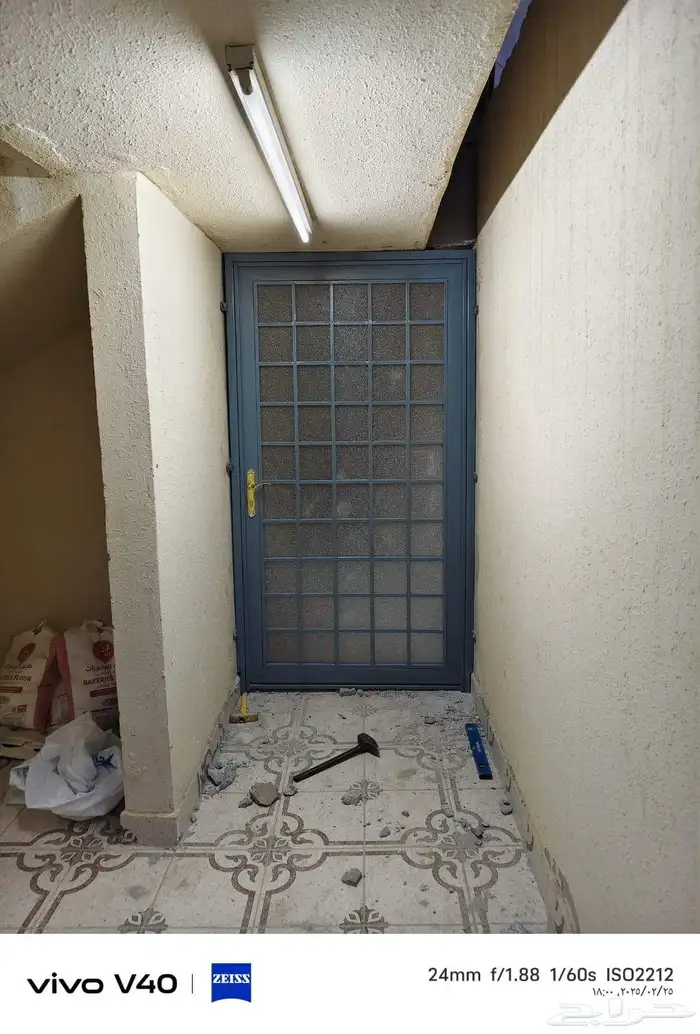 مظلات وصيانة ابواب وبديل خشب 7