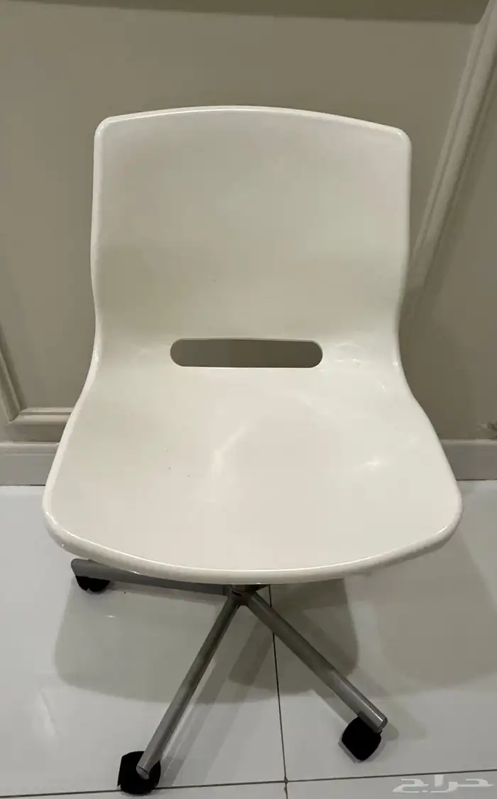 كرسي بعجلات من ايكيا مستخدم 0