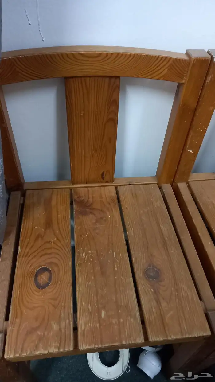 اربع كراسي خشبية 0