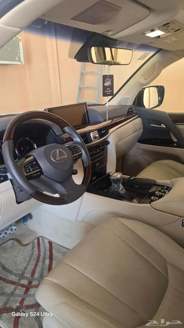 لكسز جيب 2019 مخزن 9