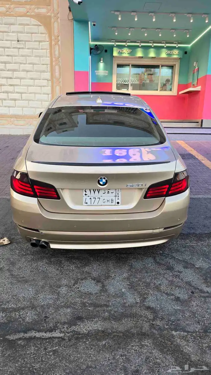 bmw520i موديل 2013 8