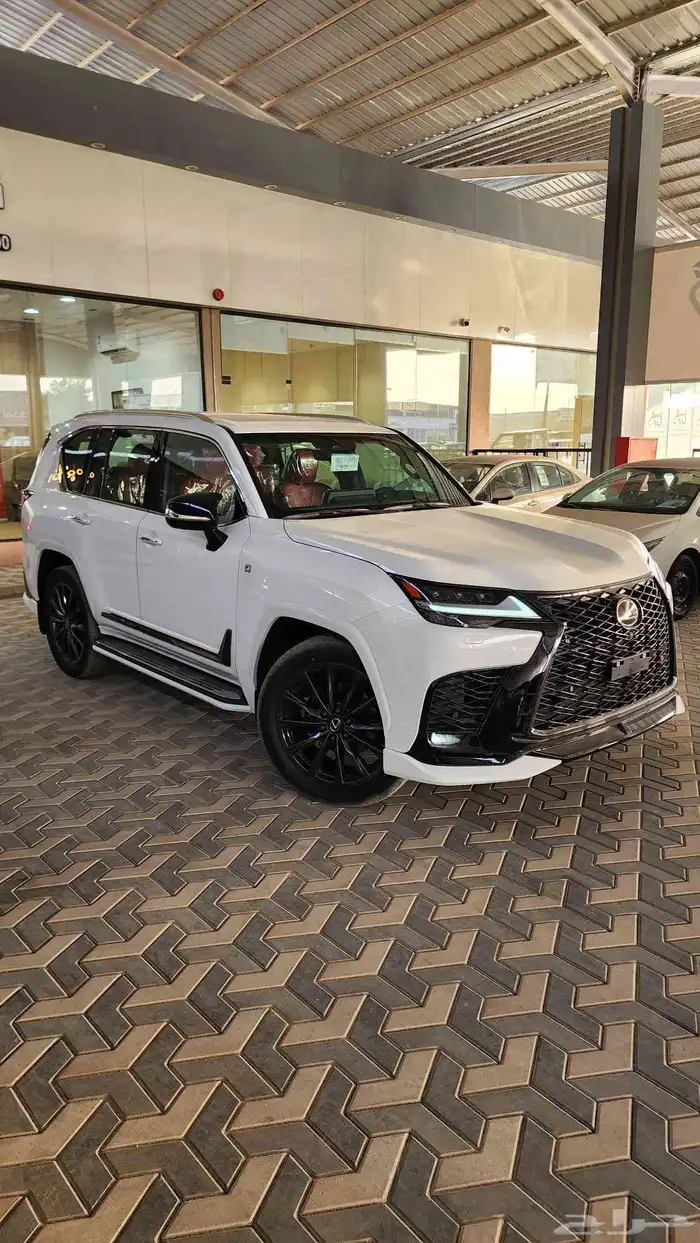 لكزس LX600 اف اسبورت سعودي ابيض 2025 ( بطاقه جمركيه ) 4