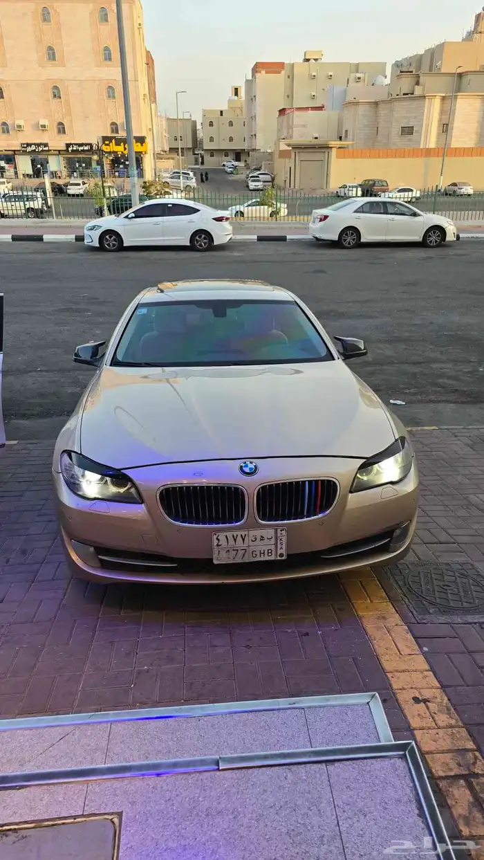 bmw520i موديل 2013 9