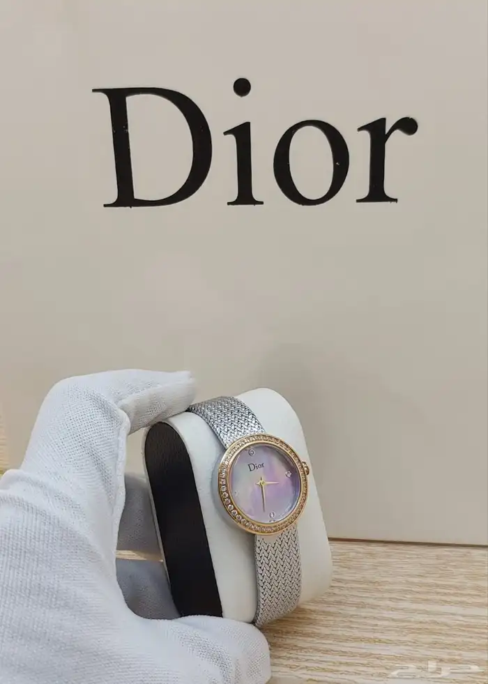 ساعات نسائيه من ماركه ديور مع ضمانه سنه 2