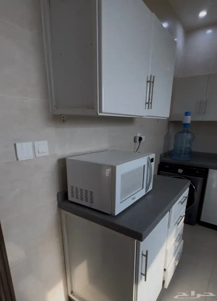 أثاث بيت وأجهزة كهربائية كاملة شبه جديدة للخروج النهائي 3