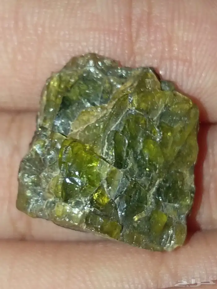احجار زبرد صافيه يوجد بها قطع كبيره تصل لي 8جرام 33