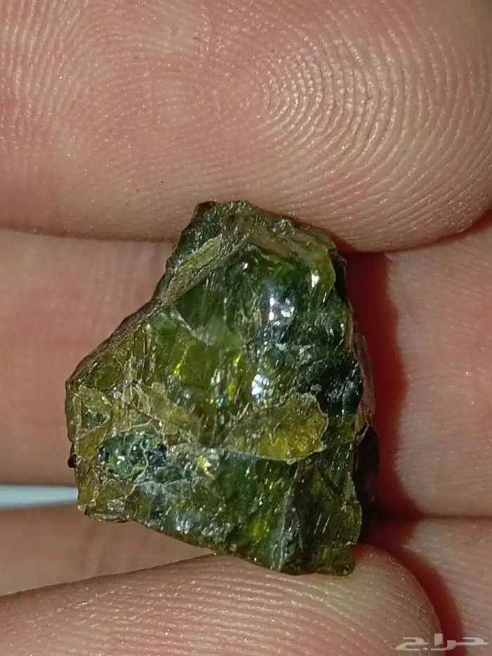 احجار زبرد صافيه يوجد بها قطع كبيره تصل لي 8جرام 37