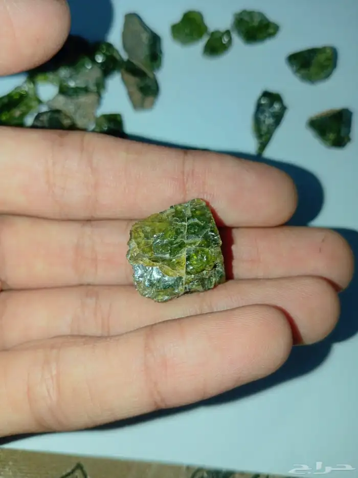 احجار زبرد صافيه يوجد بها قطع كبيره تصل لي 8جرام 31