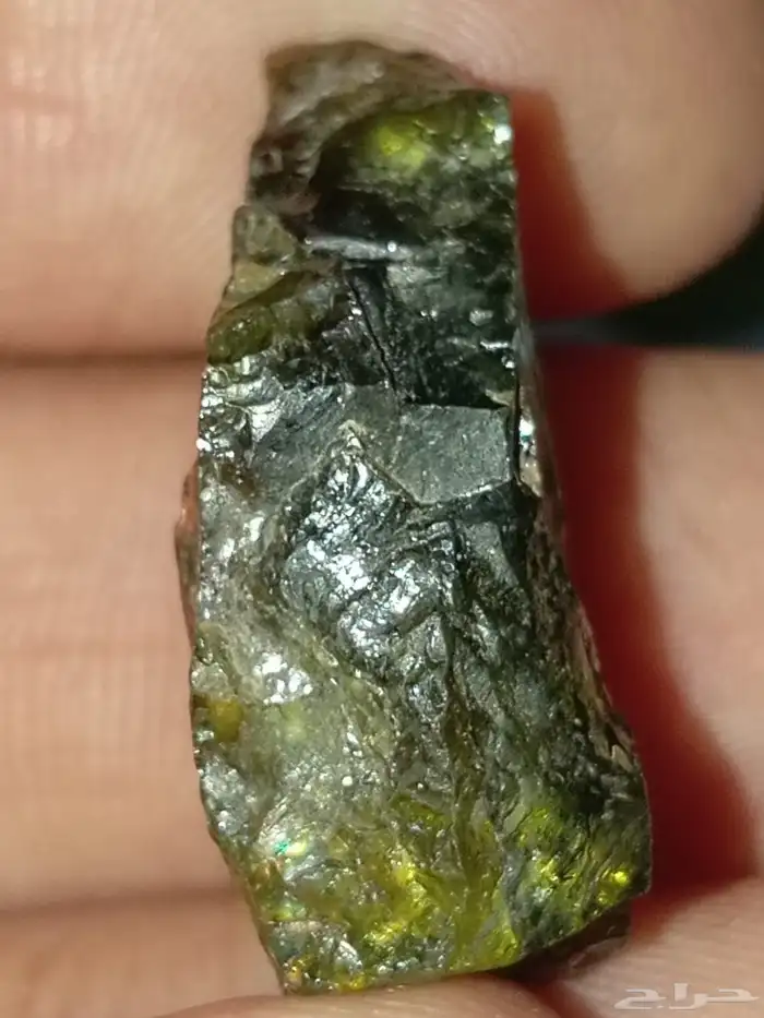 احجار زبرد صافيه يوجد بها قطع كبيره تصل لي 8جرام 28