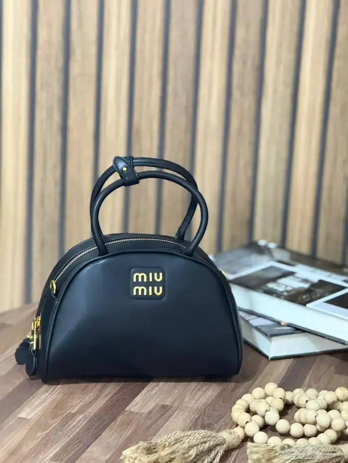 شنط ماركه توصيل فوري جده ورياض باقي المدن شحن لجميع المملكة 29