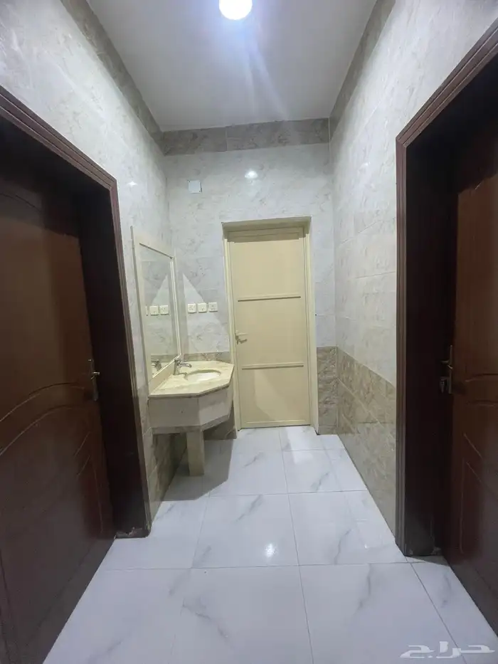 للبيع دور أرضي قفار تأسيس شقتين 2