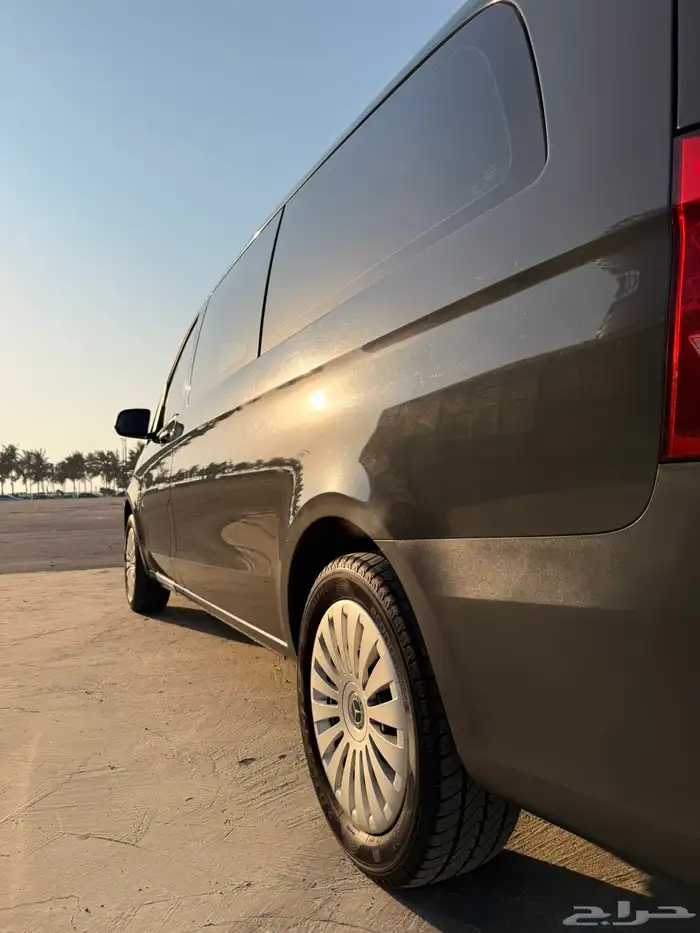 مرسيدس Vito Tourer 2020مجهزة للنقل الخاص 4