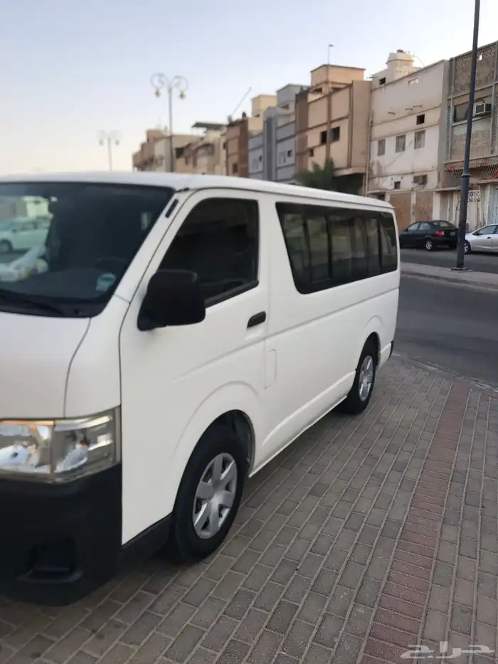باص تيوتا 1