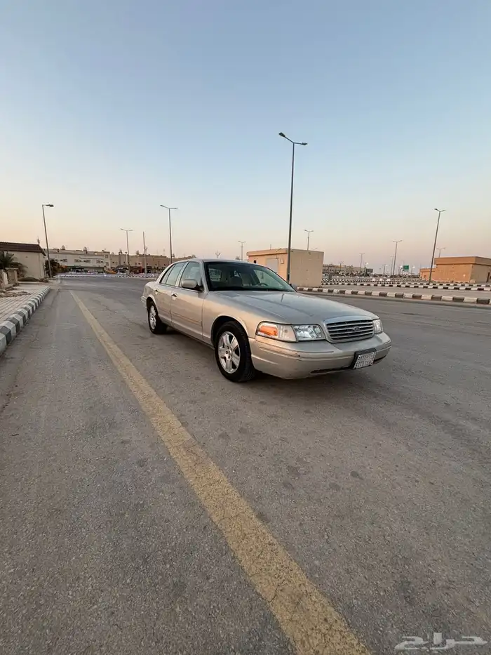 فورد فكتوريا 2010 فل كامل سعودي 12