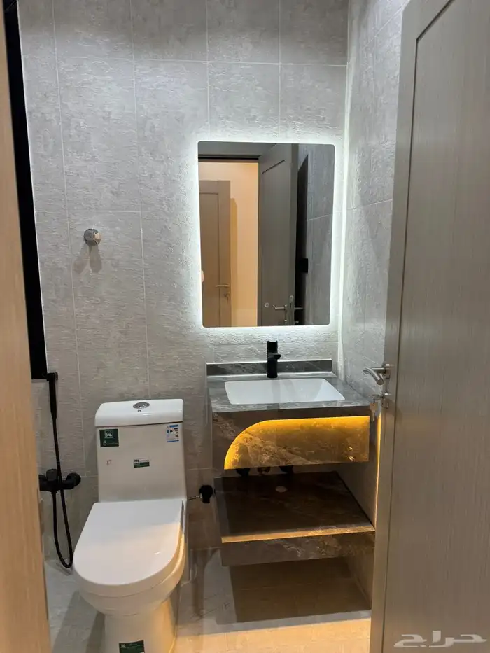 فيلا روف ارضية الرابية 6