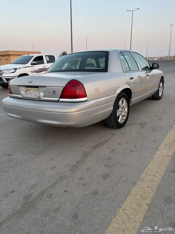 فورد فكتوريا 2010 فل كامل سعودي 10