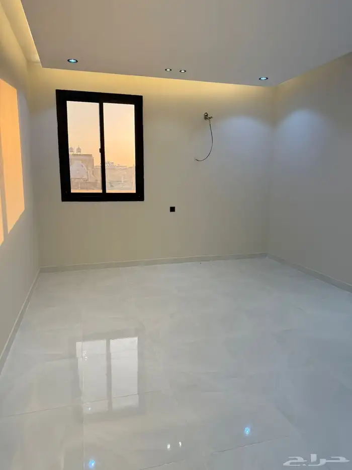 فيلا روف ارضية الرابية 9