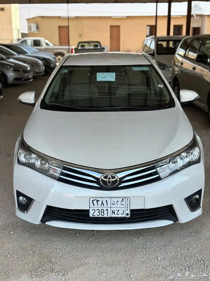 للبيع تويوتا كورلا 2015 نص فل نظيفه 0