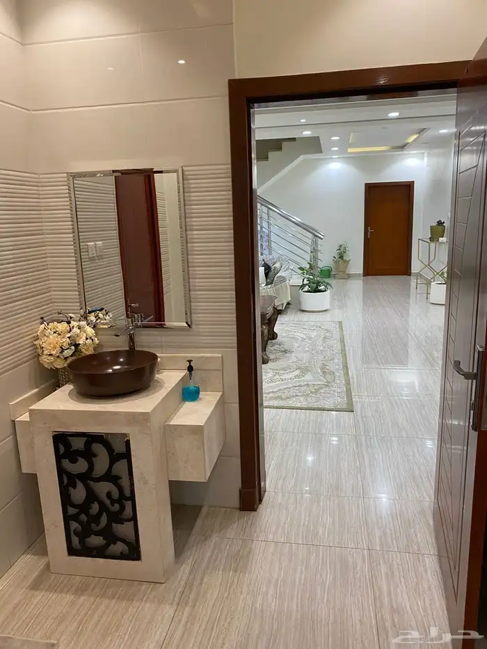 فيلا للبيع في حي الفيحاء شارع الساعي 4