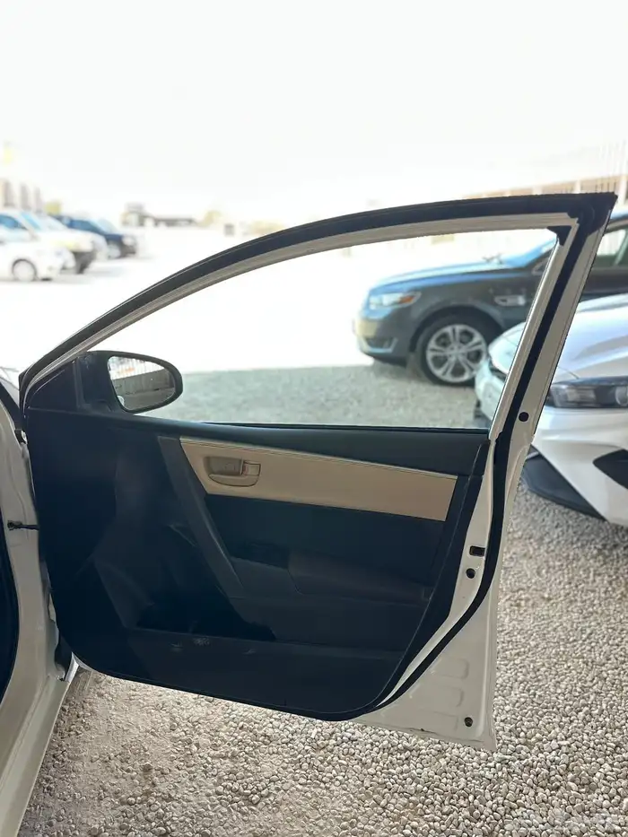 للبيع تويوتا كورلا 2015 نص فل نظيفه 13