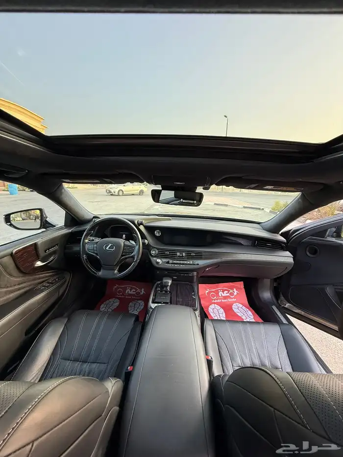 لكزس LS500 بنورامه 2019 11