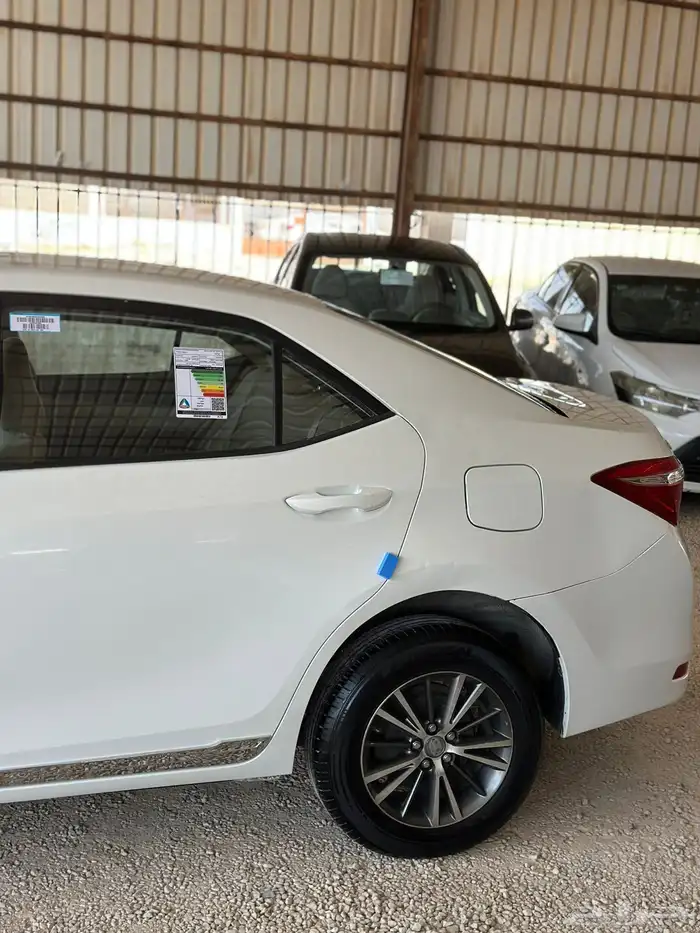 للبيع تويوتا كورلا 2015 نص فل نظيفه 3