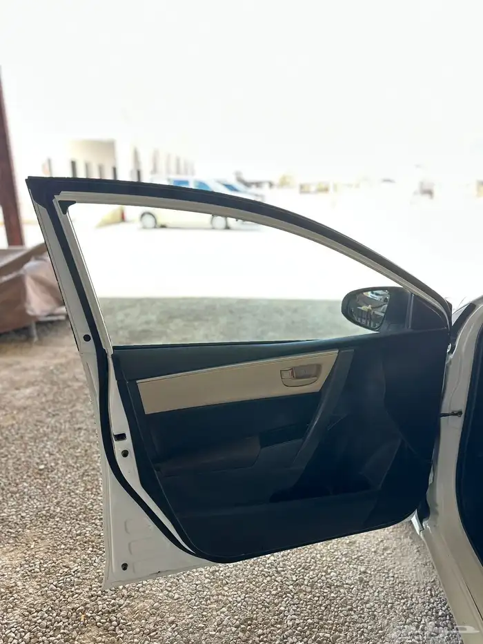 للبيع تويوتا كورلا 2015 نص فل نظيفه 9