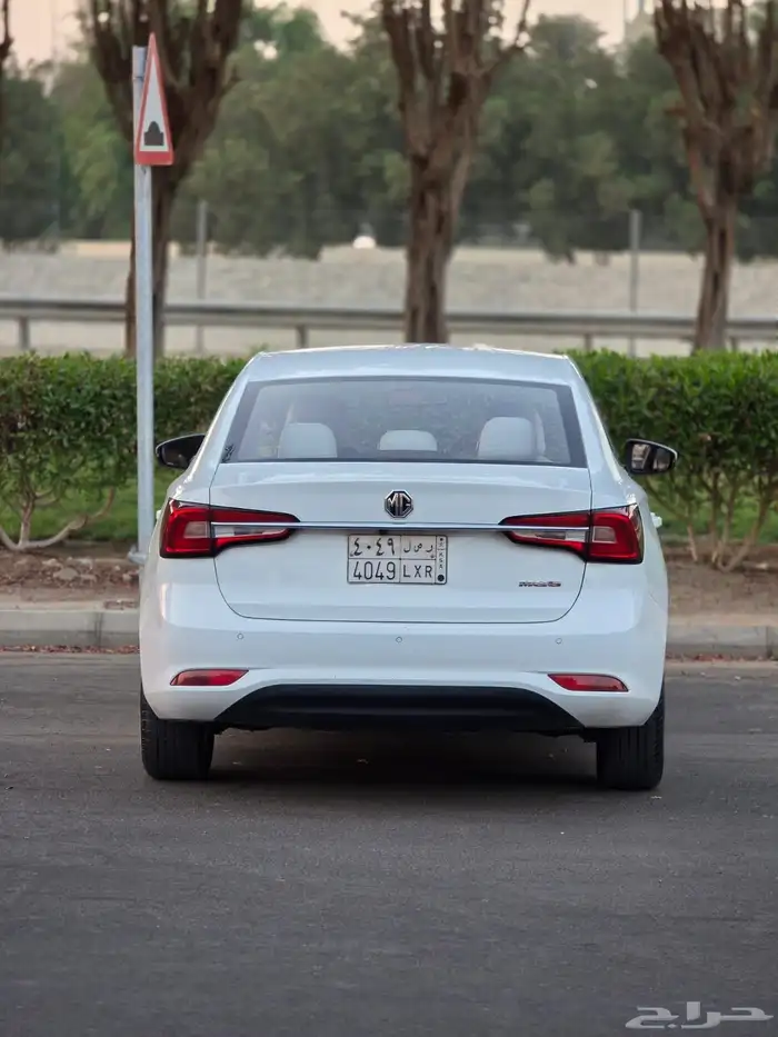 ام جي MG 2023 نص فل بصمه 12