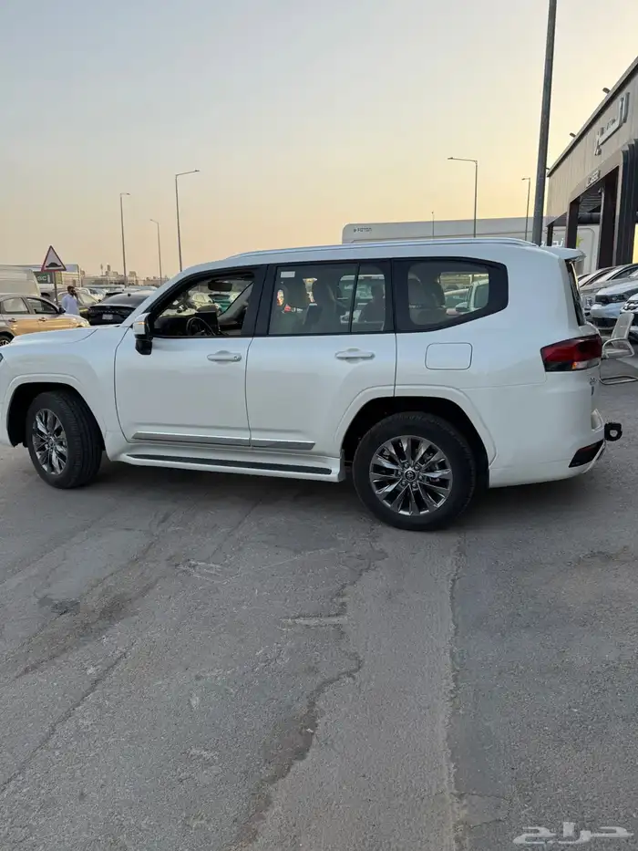 لاندكروزر جي اكس ار 4موديل 2024 6