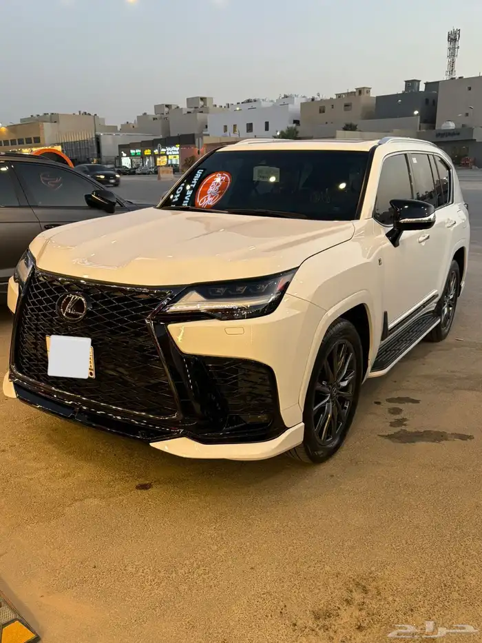 للبيع جيب لكزس LX570 1