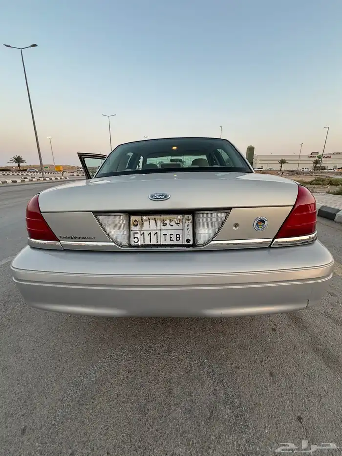 فورد فكتوريا 2010 فل كامل سعودي 14