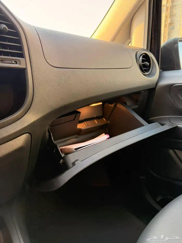 مرسيدس Vito Tourer 2020مجهزة للنقل الخاص 16