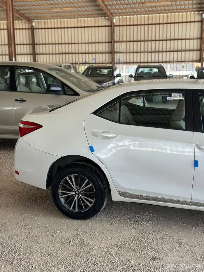 للبيع تويوتا كورلا 2015 نص فل نظيفه 6