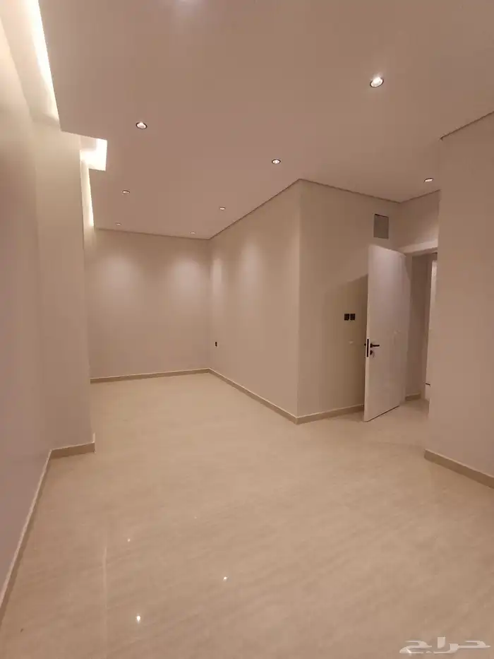 للبيع فيلا دبلكس درج داخلي حي الرمال درة تنال 3