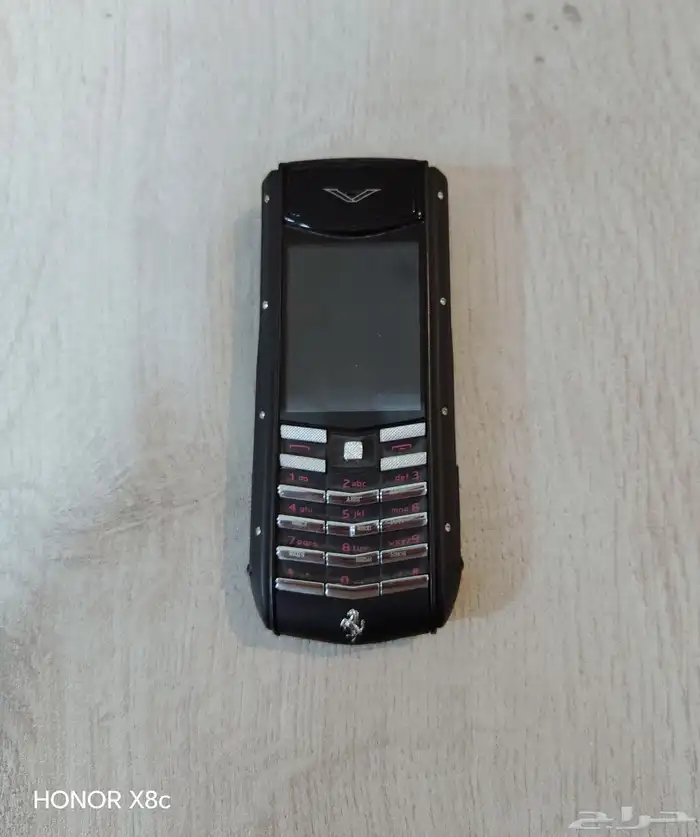 للبيع جوال فيراري نسخه خاصه نادره من شركة VERTU البريطانيه 2