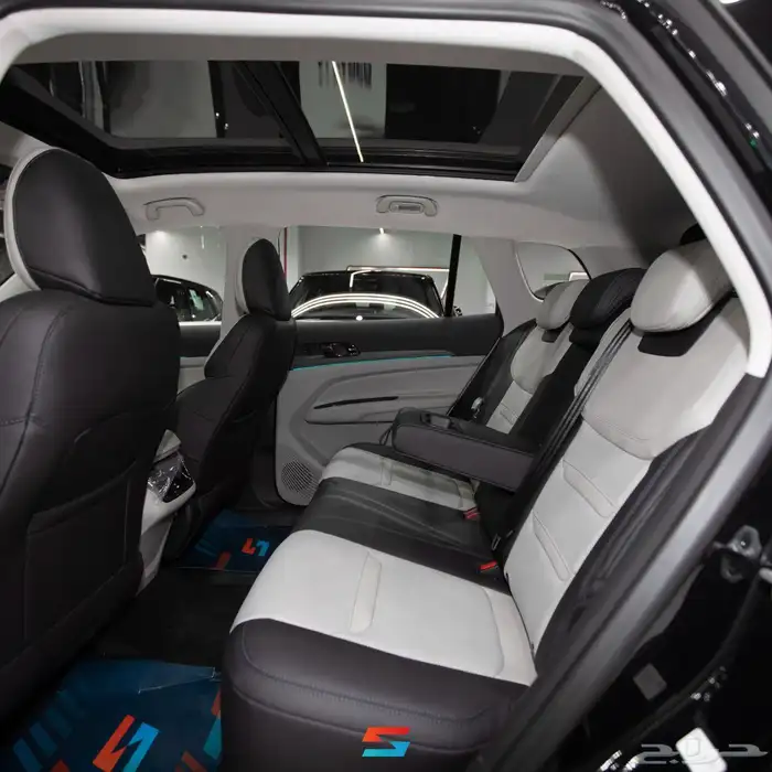 فورد تيريتوري تيتانيوم 2025 4