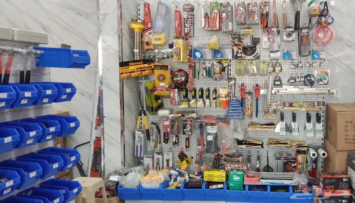 للتقبيل محل مواد بناء ونجارة 4