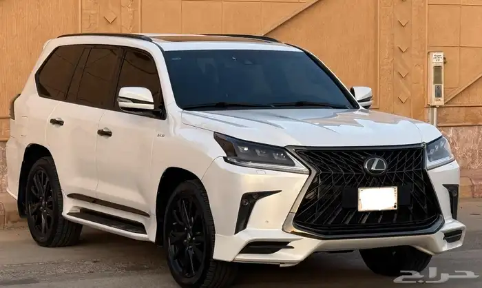 لكزس LX570 موديل 2020 1