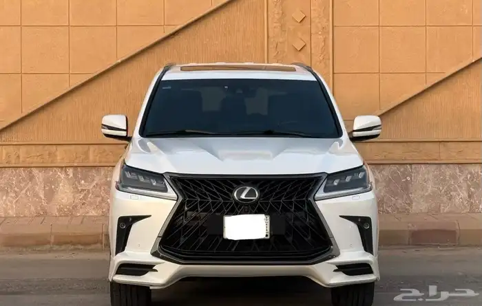 لكزس LX570 موديل 2020 2