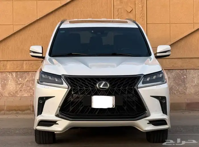 لكزس LX570 موديل 2020 0