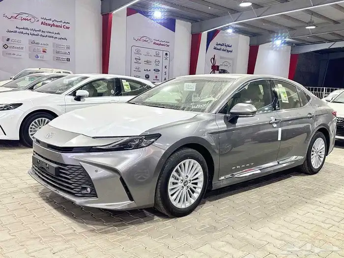 تويوتا كامري LE بنزين اللون تيتانيوم موديل 2025 تقسيط وكاش 0