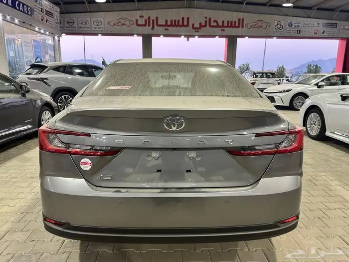 تويوتا كامري LE بنزين اللون تيتانيوم موديل 2025 تقسيط وكاش 2
