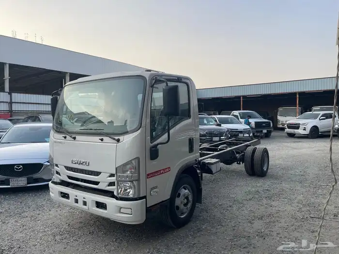 ايسوزو دينا 2025 ياباني 5 طن بسعر منافس 1