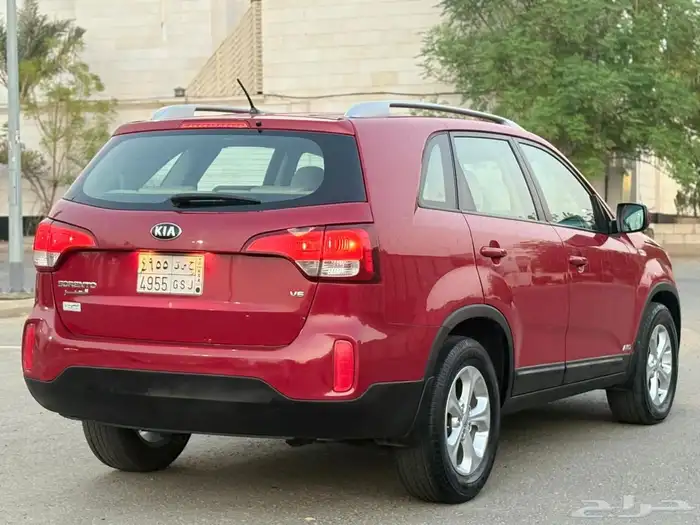 للبيع كيا سورنتو نظييف 9