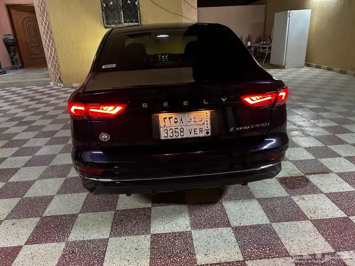 جيلي امجراند 5