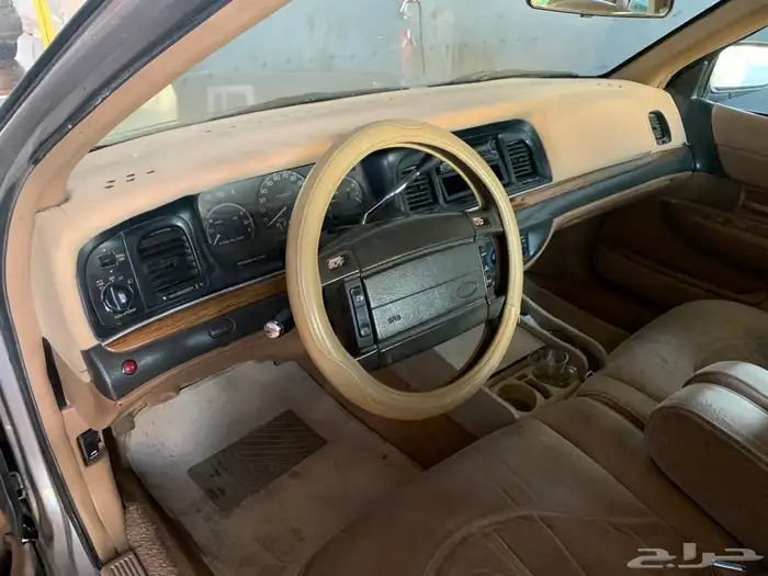 للبيع فورد فكتوريا 95 بالمجمعه 3