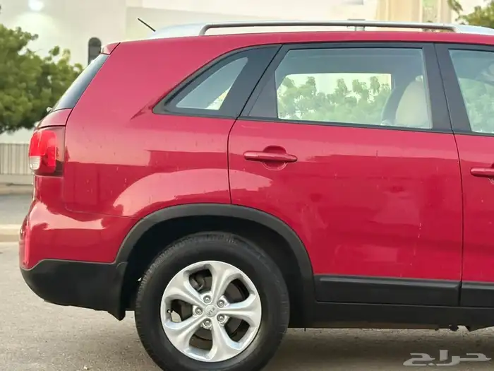 للبيع كيا سورنتو نظييف 12